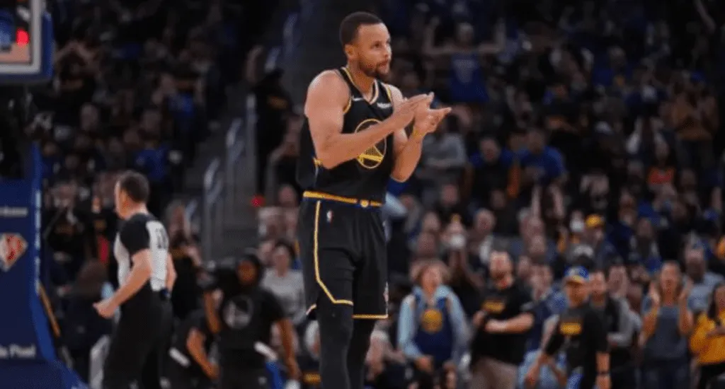 Steph Curry's Shot 3